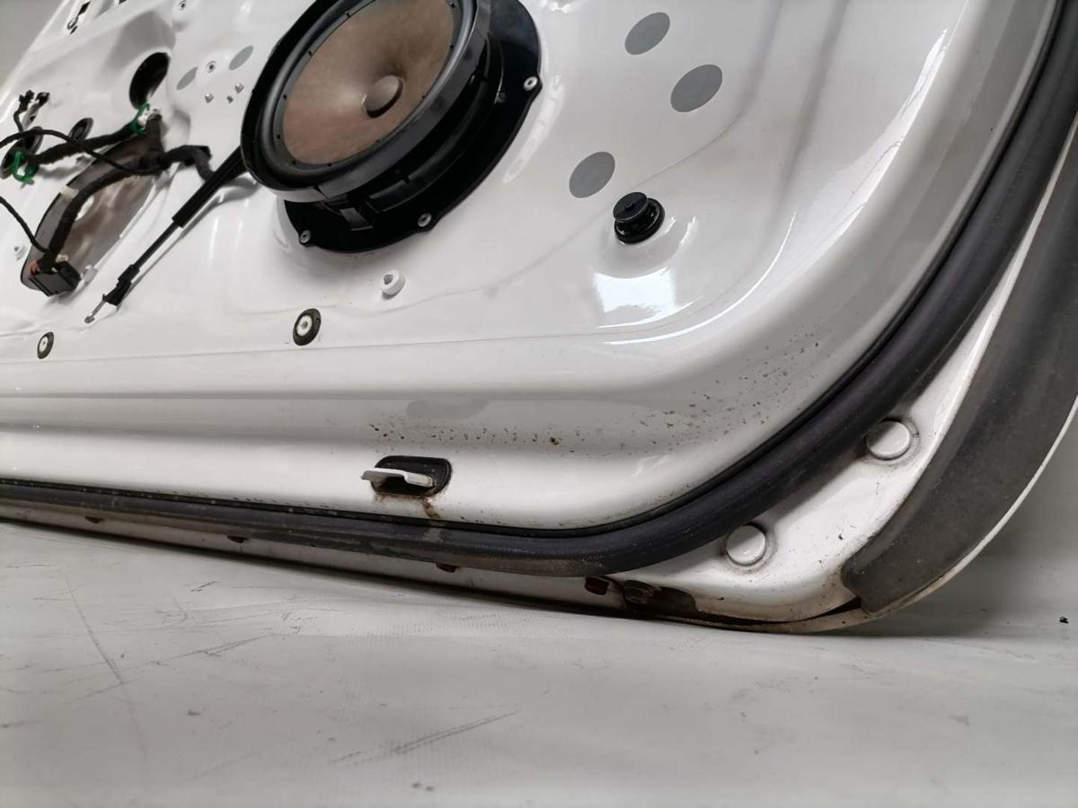 VW Golf 5 original T&uuml;r vorn rechts LB9A Candywei&szlig; 3-T&uuml;rer Rohbau Bj.2007